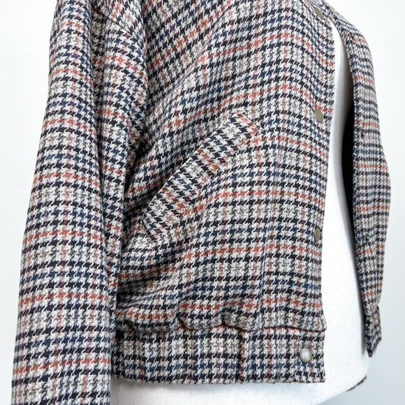 Old Navy Autumn Houndstooth Plaid Snap Front Bomber Jacket - Picture 4 of 10